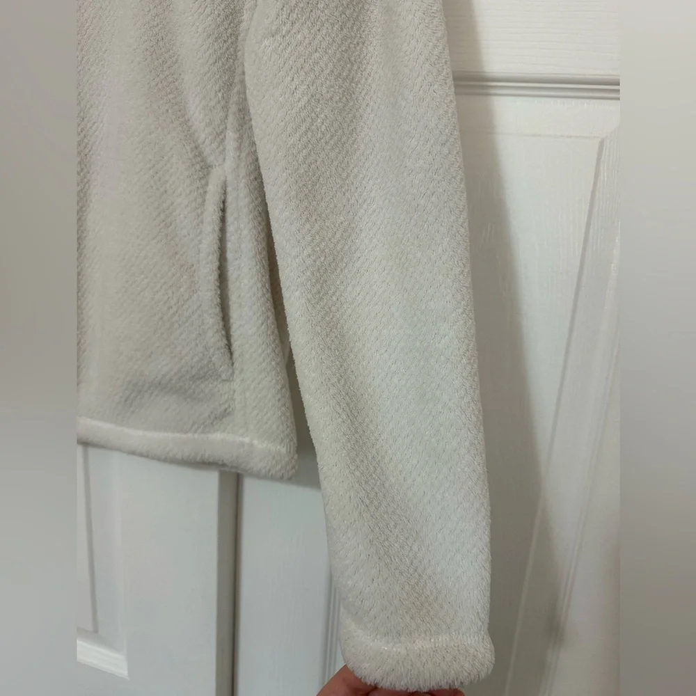Patagonia Women’s Re-Tool Snap-T Fleece Pullover, White - Small - Picture 7 of 8